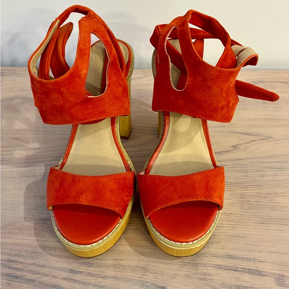 Very Volatile Red Suede Platform Sandals - Picture 2 of 13